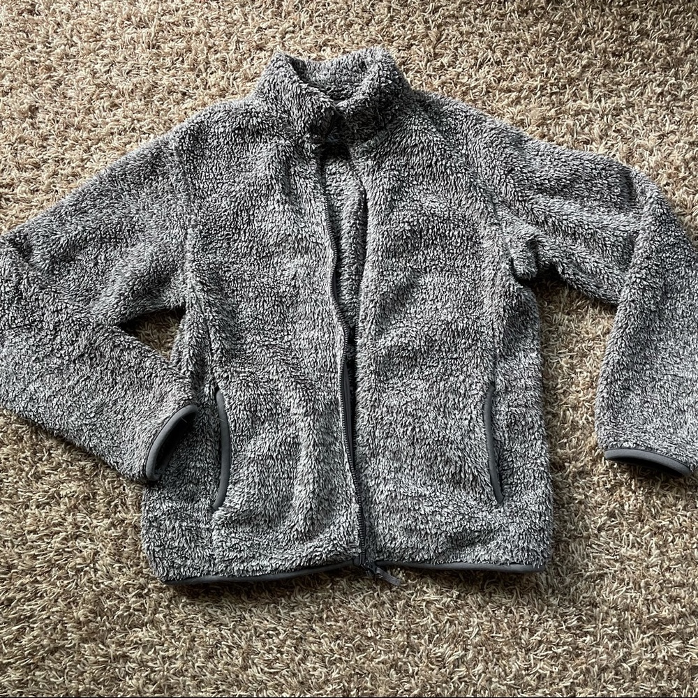 Uniqlo gray fluffy zip up jacket